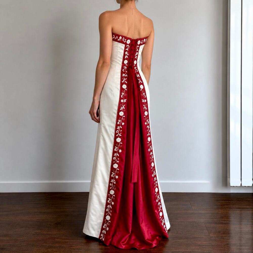 VTG 2000s Ivory Red Corset Renaissance Embroidered Victorian Bridal Gown Size 10